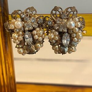Vtg Clustered Pearl with Faceted Rhinestones Open Work GoldTone Clip On Earrings